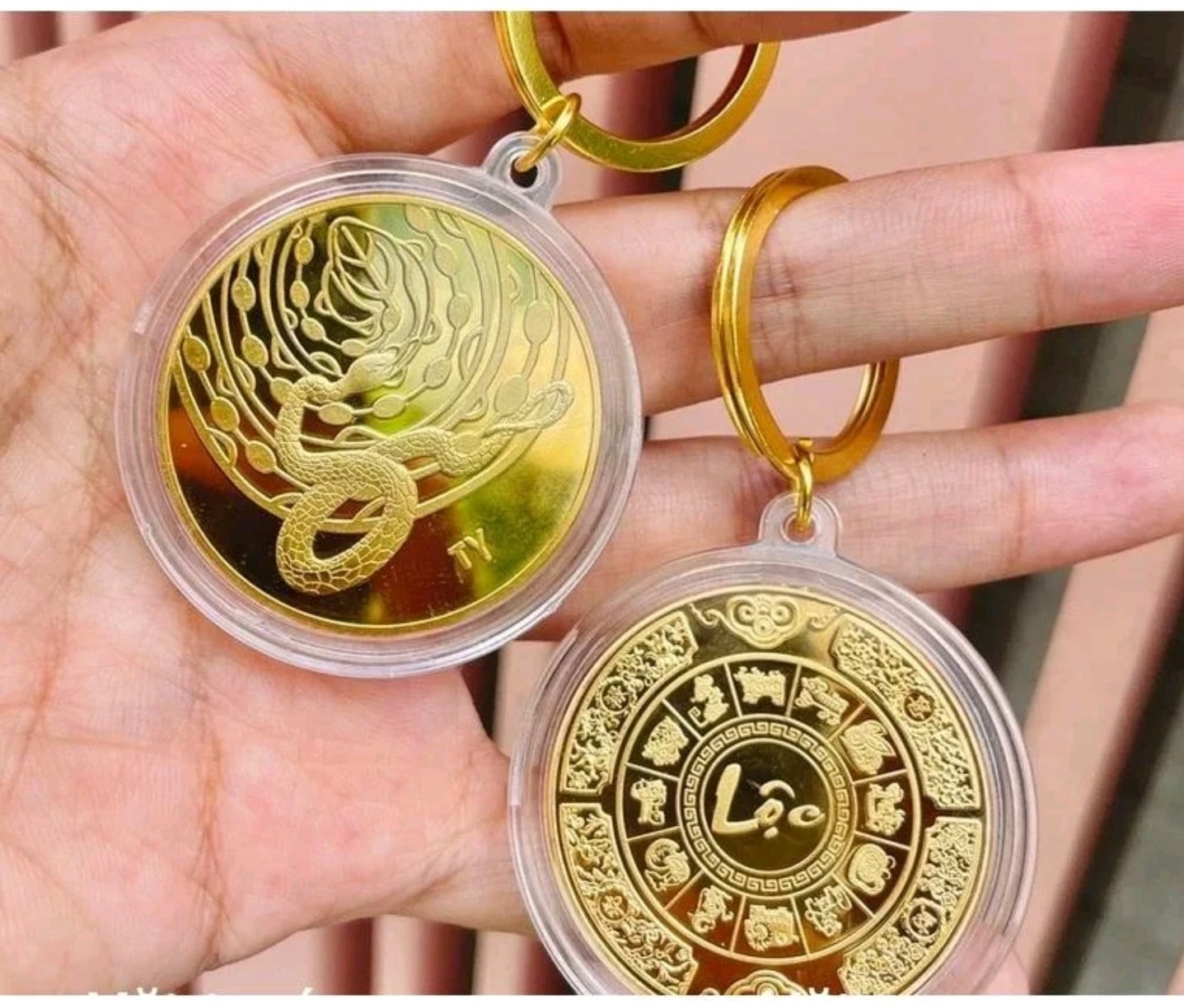 Móc khóa phong thủy xu 12 con giáp độc đáo, ý nghĩa