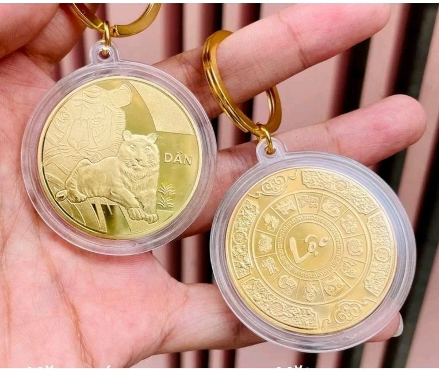 Móc khóa phong thủy xu 12 con giáp độc đáo, ý nghĩa