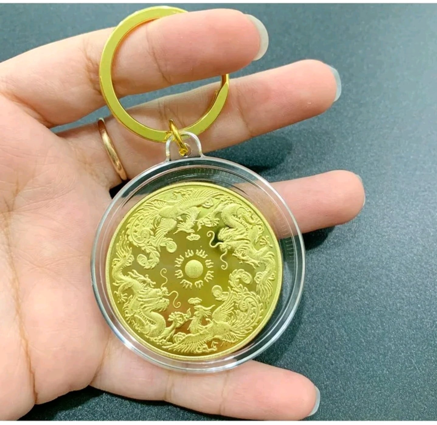 Móc khóa phong thủy xu 12 con giáp độc đáo, ý nghĩa