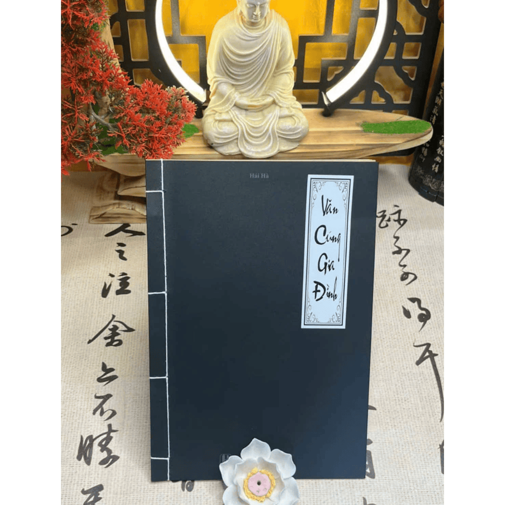 [Không kèm hộp] Văn cúng gia đình phiên bản SÁCH CỔ TRUYỀN - Văn cúng gia tiên phiên bản đặc biệt - Trọn bộ các bài khấn thông dụng: Văn khấn mùng 1, ngày rằm. Văn khấn thần tài thổ