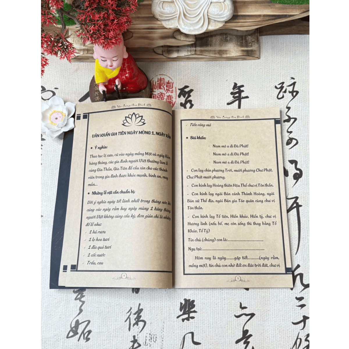 [Không kèm hộp] Văn cúng gia đình phiên bản SÁCH CỔ TRUYỀN - Văn cúng gia tiên phiên bản đặc biệt - Trọn bộ các bài khấn thông dụng: Văn khấn mùng 1, ngày rằm. Văn khấn thần tài thổ