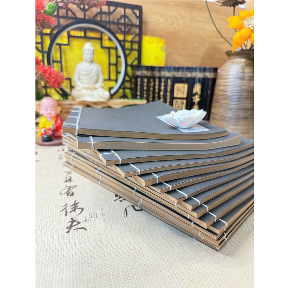 [Không kèm hộp] Văn cúng gia đình phiên bản SÁCH CỔ TRUYỀN - Văn cúng gia tiên phiên bản đặc biệt - Trọn bộ các bài khấn thông dụng: Văn khấn mùng 1, ngày rằm. Văn khấn thần tài thổ