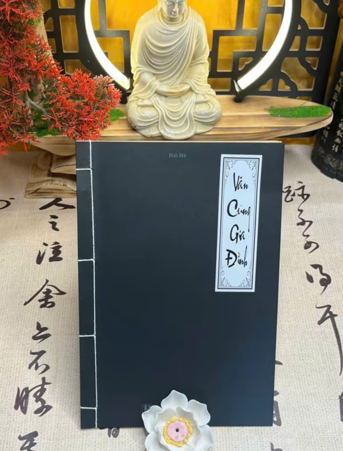 Văn cúng gia đình SÁCH CỔ TRUYỀN - Văn cúng gia tiên phiên bản đặc biệt - Trọn bộ các bài khấn thông dụng: Văn khấn mùng 1, ngày rằm. Văn khấn thần tài thổ